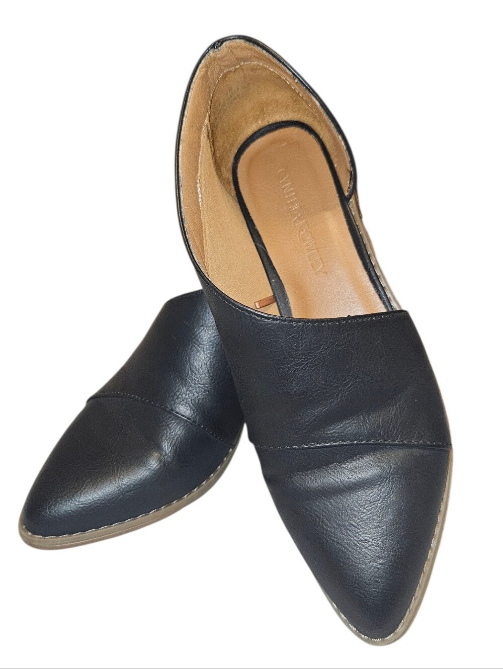 Cynthia Rowley Size 7M "Puck" Black Flat with Cut Out Side